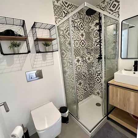 Cozy Apartment In Famous Bica * Lisboa