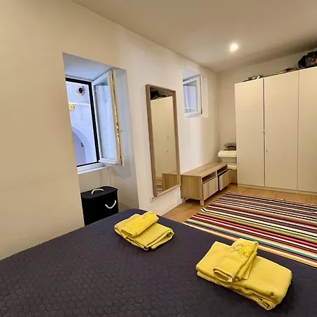 Вилла Cozy Apartment In Famous Bica Лиссабон